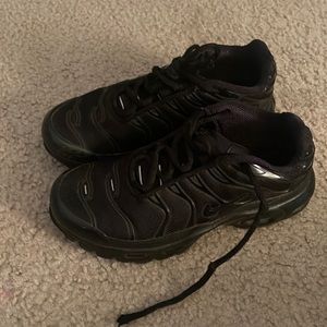 Nike Air Max Plus kids 2.5y